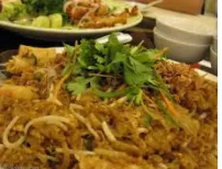 Fried Rice Noodles W. Seafood 海鲜炒河粉