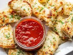 Garlic Rolls With Tomato Sauce