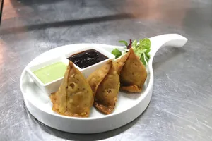 Potato & peas Samosa