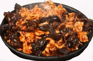 Chicken with Black Mushrooms