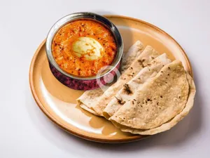 3 Chappathi With Egg Roast