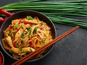 Schezwan Chicken Noodles