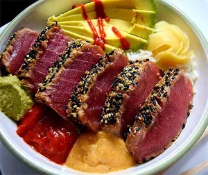 Seared Crusted Maguro Don