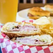 Ham Sandwich (Basket)
