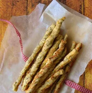 1/2 pound hummus with pita sticks