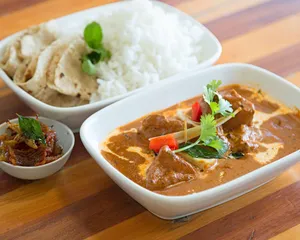 Butter Chicken With Rice And Roti