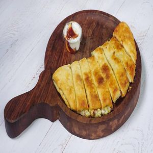 Classic Cheese Garlic Bread