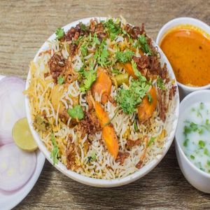 Veg Biryani With Raita