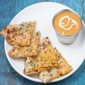 Cheese Naan with Gravy