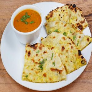 Onion Naan with Gravy