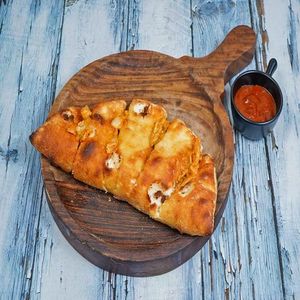 Peri Peri Chicken Garlic Bread