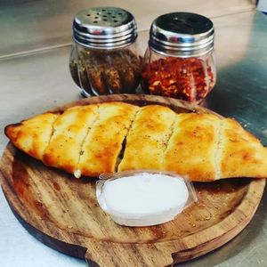 Stuffed Garlic Bread With cheesy Dip
