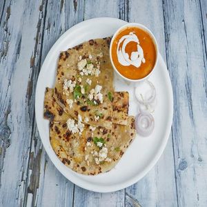Cheese Naan with Gravy