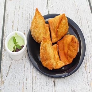 Manchurian Samosa [Big, 1 Piece]