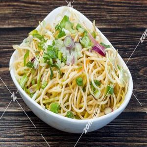 Veg Hakka Noodles (750ml)