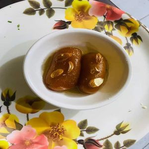 Hot Gulab Jamun [2 Pieces]