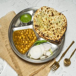 Amritsari Kulcha Aloo Wala