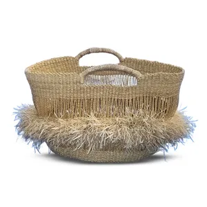 Sweet Licia's short brown basket with middle fringes