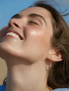 Glow-Enhancing Shower Gel