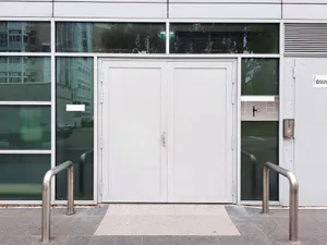 Aluminum doors/windows