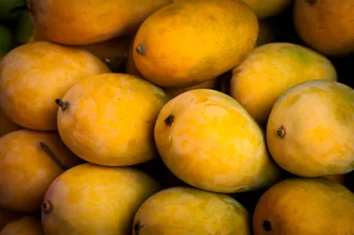 Kesar- 1 Box (Gross Weight: 3 kg (including box))