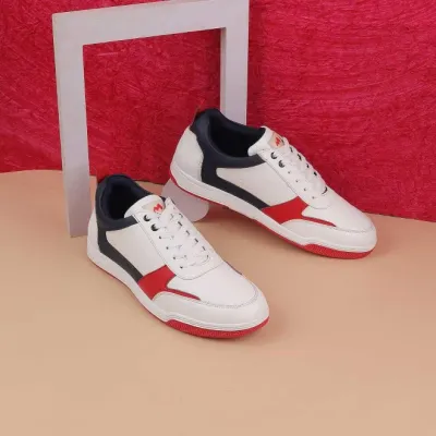 Metro Men’s Casual Sneakers