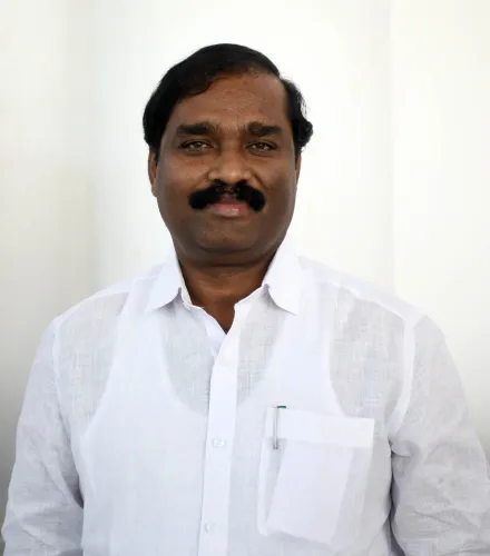 Velmurugan T