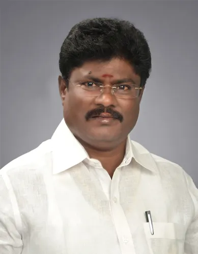 Manickam K