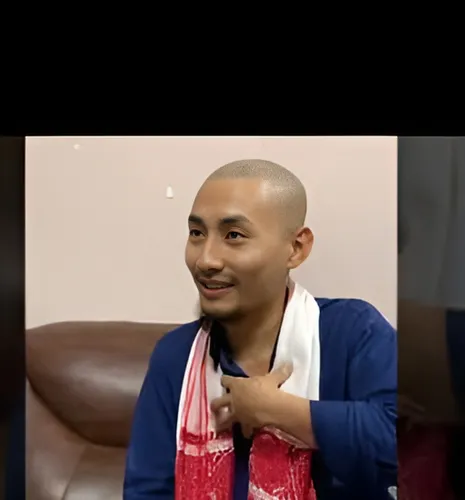 S Hukavi Zhimomi