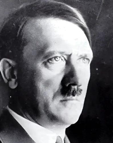 Adolf Lu Hitler R Marak