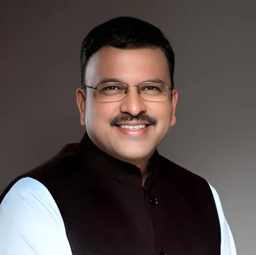 V V Lakshmi Narayana
