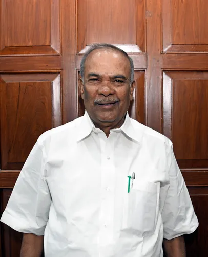 Appavu M